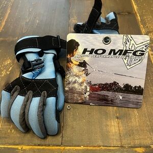 Ho Mfg waterski ski gloves. Full gloves. New